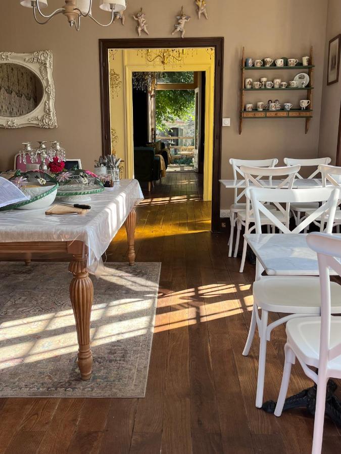 Maison De Mags & Mags Bed and Breakfast Lanouaille Exterior foto